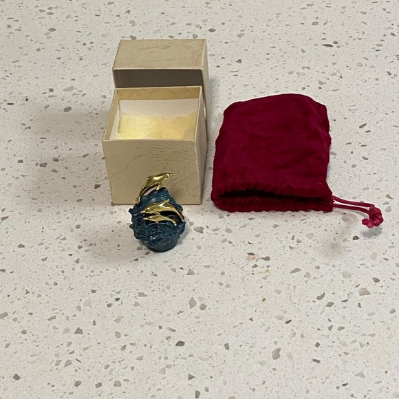 NWOT Gold Jumping Dolphins out of Ocean - Picture 5 of 6